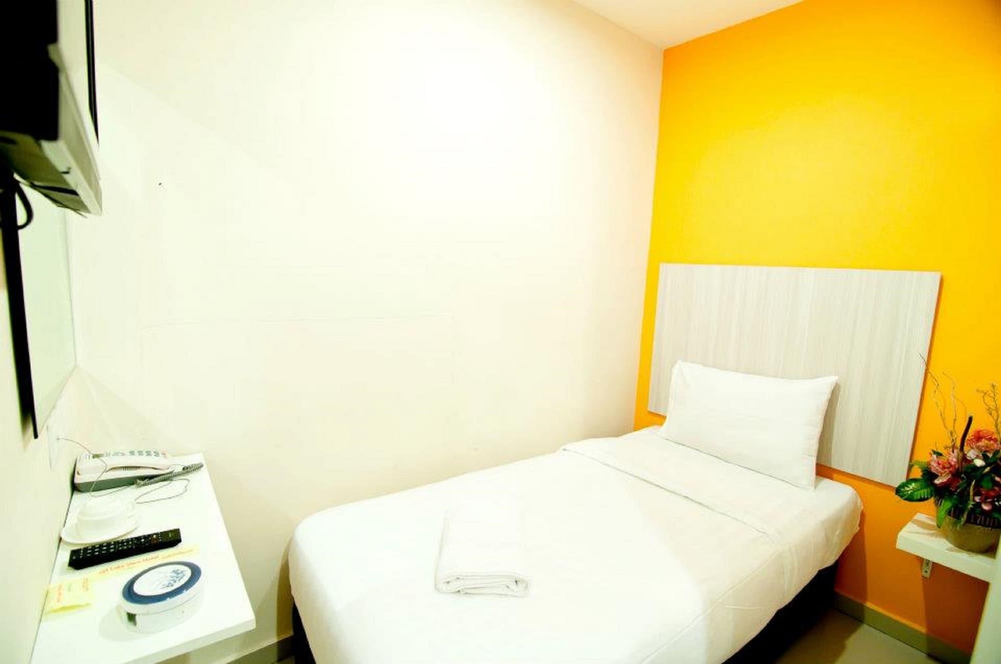 101 Hotel Bangi Esterno foto