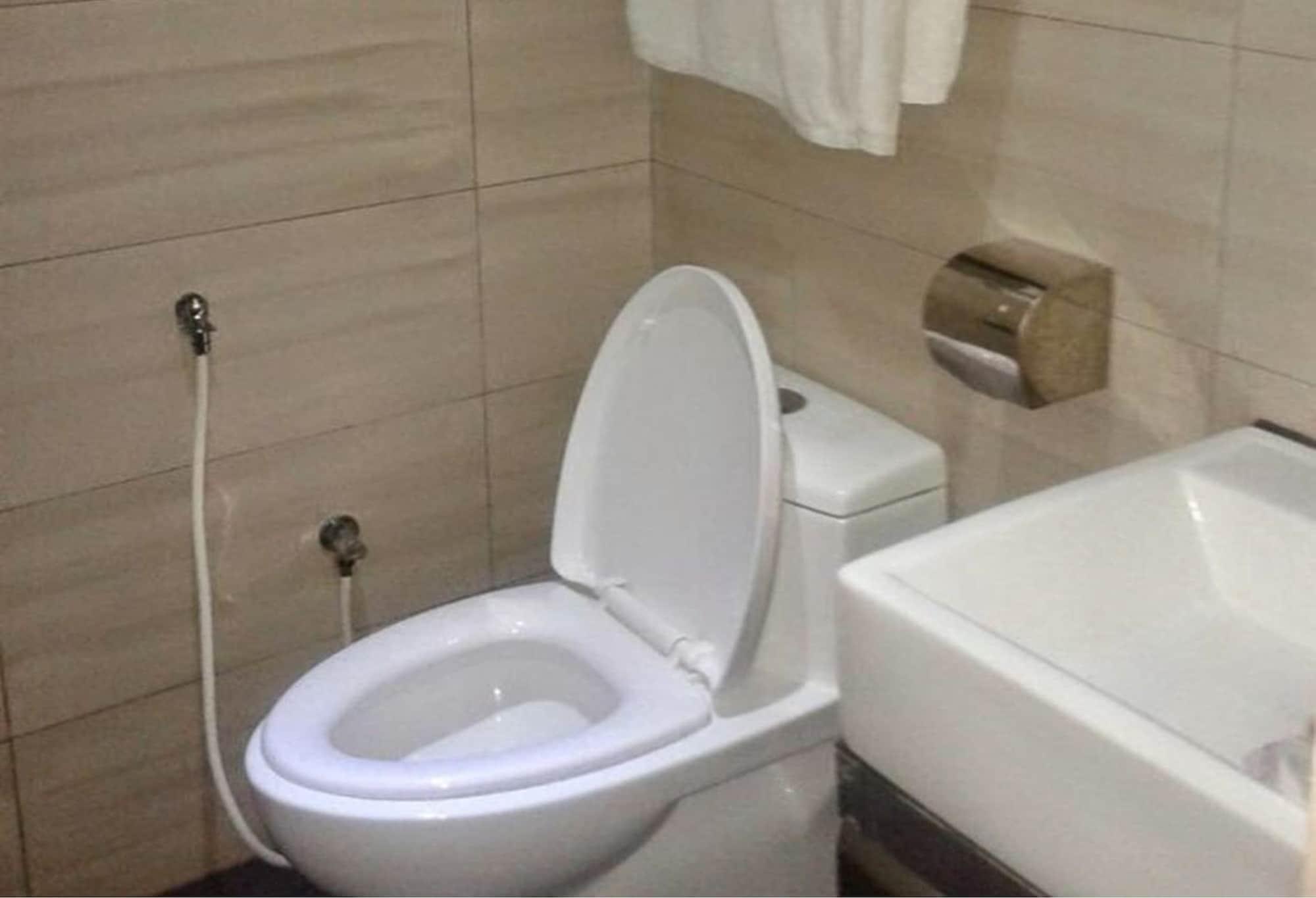 101 Hotel Bangi Esterno foto