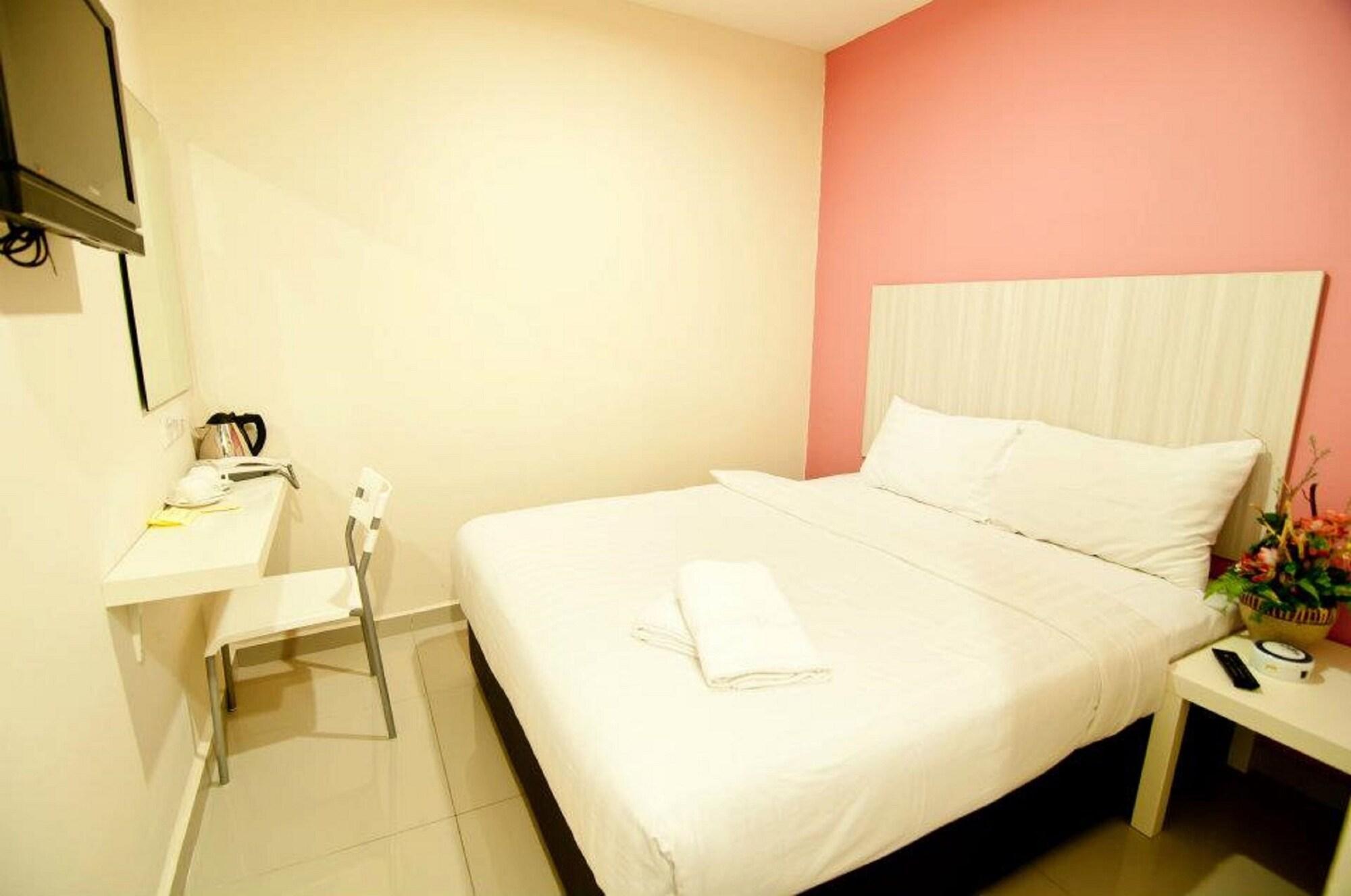 101 Hotel Bangi Esterno foto