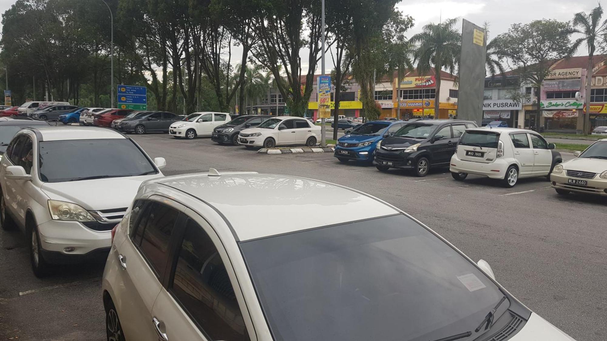 101 Hotel Bangi Esterno foto